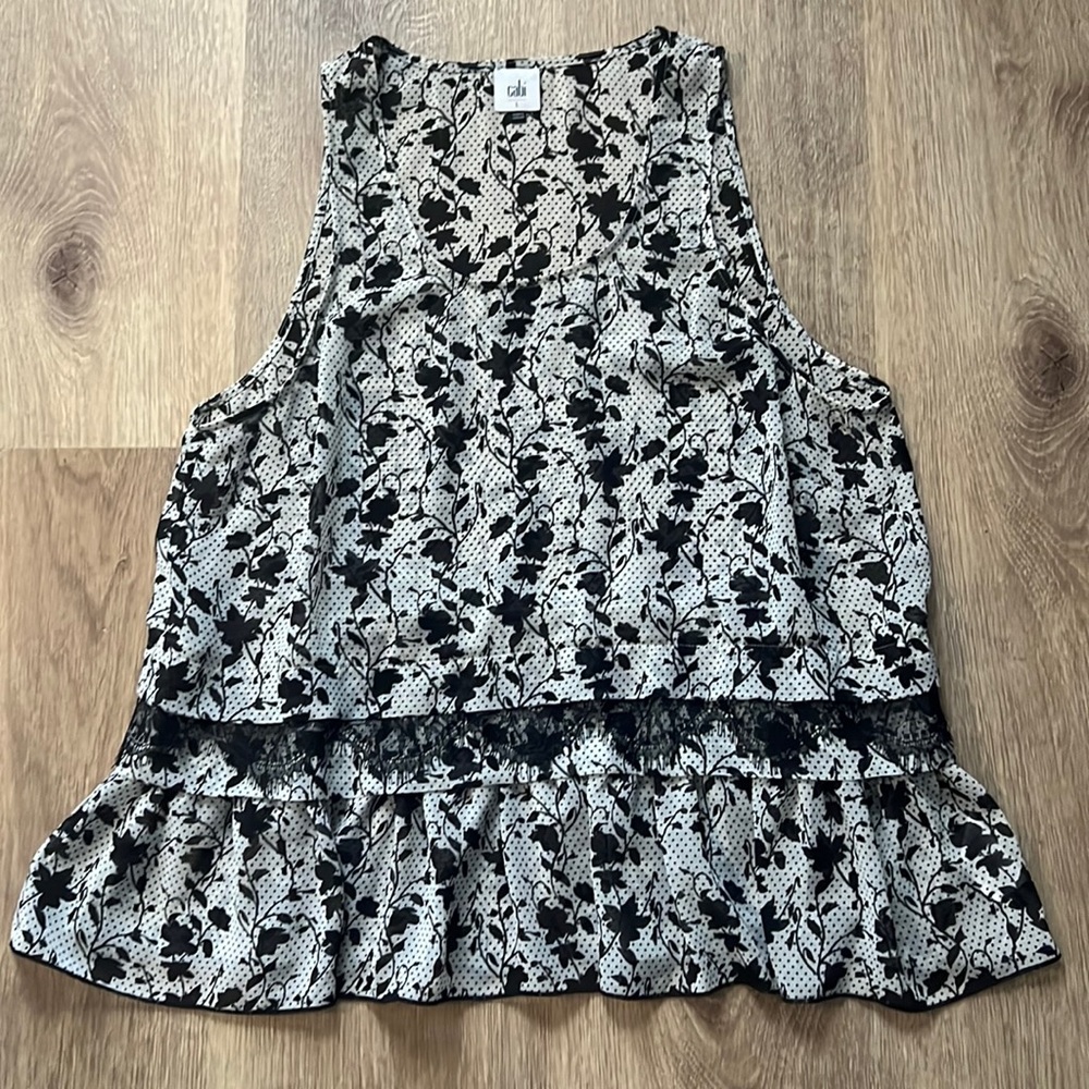 CAbi Sleeveless Double Layer Tank Size: L